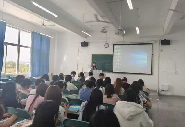 载体和资源的建造与开放为中小学科普和校外科学教育提供物质基础 载体和资源的建造与开放为中小学科普和校外科学教育提供物质基础