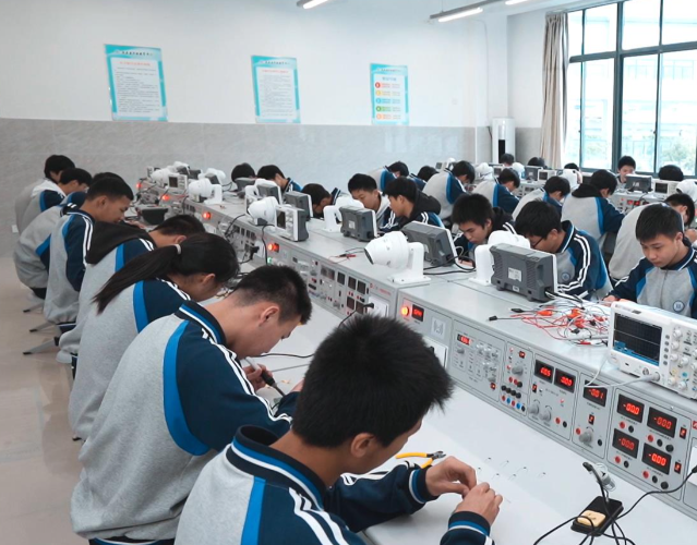 在区域内自由流动高效配置最大化发挥教育服务区域开展的作用 在区域内自由流动高效配置最大化发挥教育服务区域开展的作用